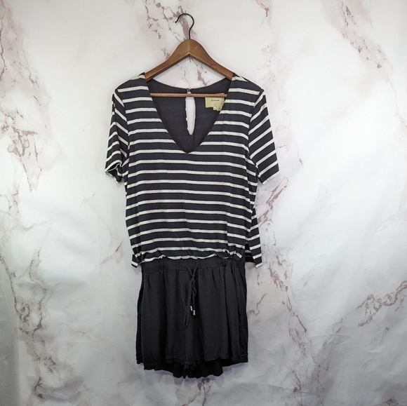 Anthropologie Romper Womens Small Black White Stripe Keyhole T Shirt Elevenses - Picture 1 of 12